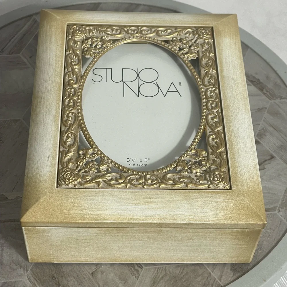 Vintage Studio Nova Golden Keepsake/Jewelry Box w/ Photo Frame Top New